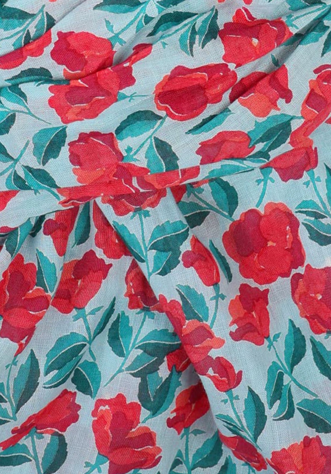 Großzügiges Damen-Tuch aus Bio-Baumwolle, veredelt mit exklusiven Farben für vielseitige Styling-Ideen.