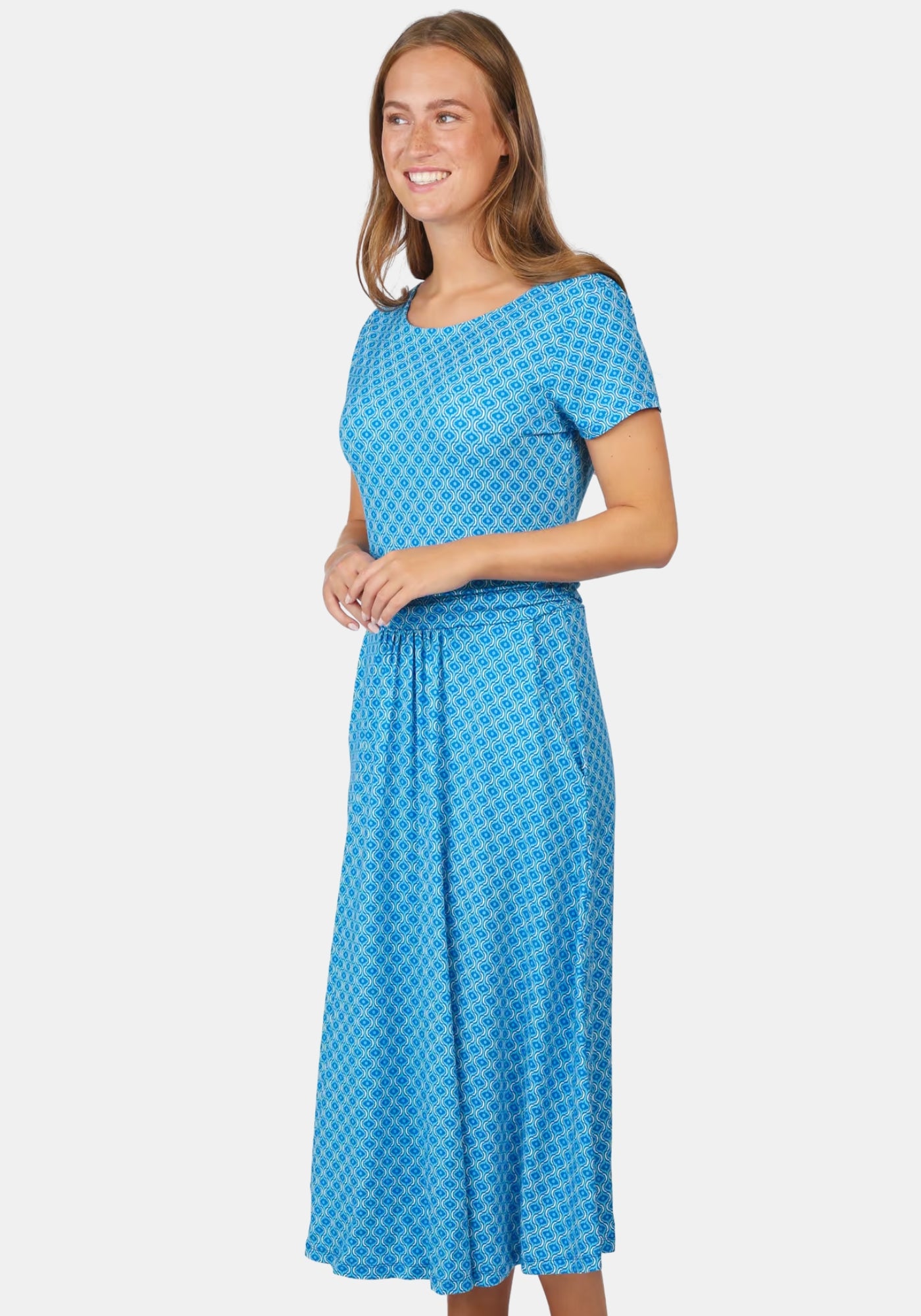 Detailaufnahme Eingrifftasche und Rocknaht am Sorgenfri Sylt Kleid Malind Summer Tile – lapis | Raffung in der Mitte