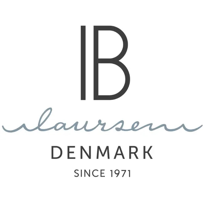 Ib Laursen Logo – zeitlose und nachhaltige Wohnaccessoires inspiriert von skandinavischem Design.