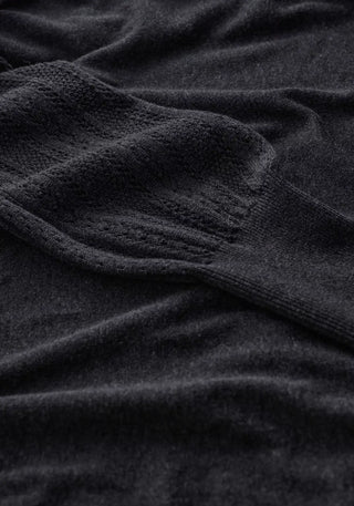 achhaltiges Kleid aus 100% Bio-Baumwolle, zertifiziert nach Global Organic Textile Standards (GOTS), mit elegantem Design.