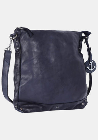 Schrägansicht Schultertasche Vera Harbour 2nd aus gewaschenem Rindleder – midnight navy mit weichem Griff | Perspektive